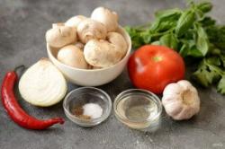 Рецепт - Чашушули с грибами - Шаг 1 - Подготовьте все ингредиенты.