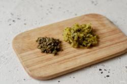 Рецепт - Веганский тунец - Шаг 4 -  Каперсы и соленый огурец мелко порубите.