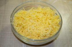 Рецепт - ХАЧАПУРИ С СЫРОМ НА СКОВОРОДЕ - Шаг 12 -  Для начинки трем сыр