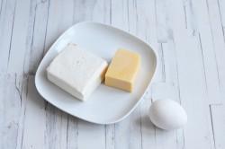 Рецепт - ДОМАШНИЕ ХАЧАПУРИ С СЫРОМ НА КЕФИРЕ - Шаг 7 -  ½