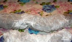 Рецепт - Бастурма - Шаг 5 -  Перевяжите говядину марлей и бечёвкой или ниткой. Повесьте в проветриваемое помещение.